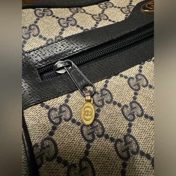 Vintage Gucci Crossbody - Picture 4 of 10